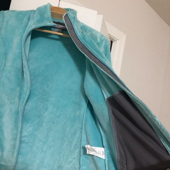 Teal fuzzy jacket size medium - Picture 5 of 6